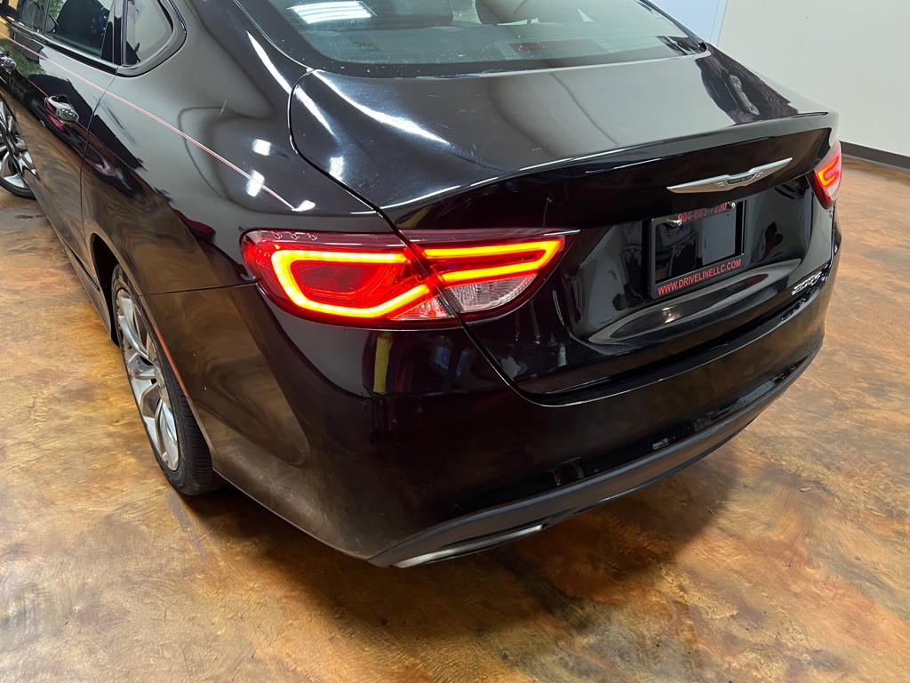 2016 Chrysler 200 Image 44
