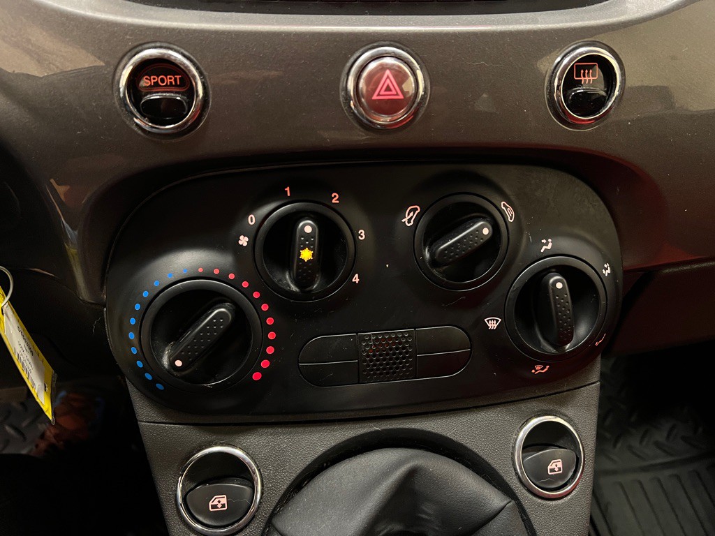 2013 FIAT 500 Image 22