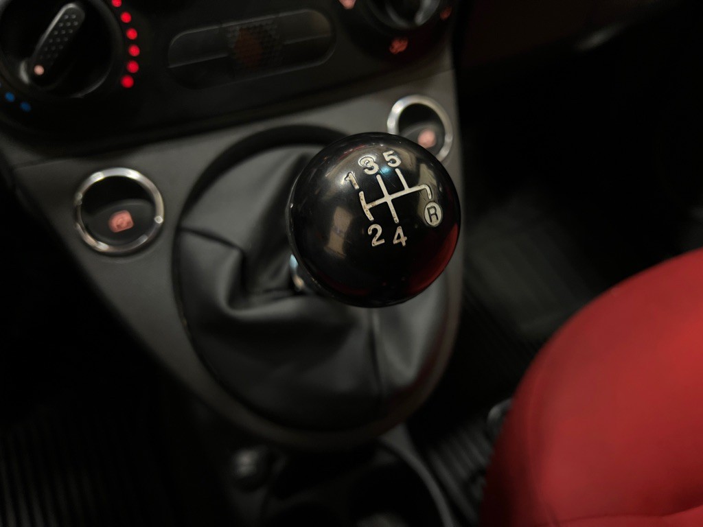 2013 FIAT 500 Image 23