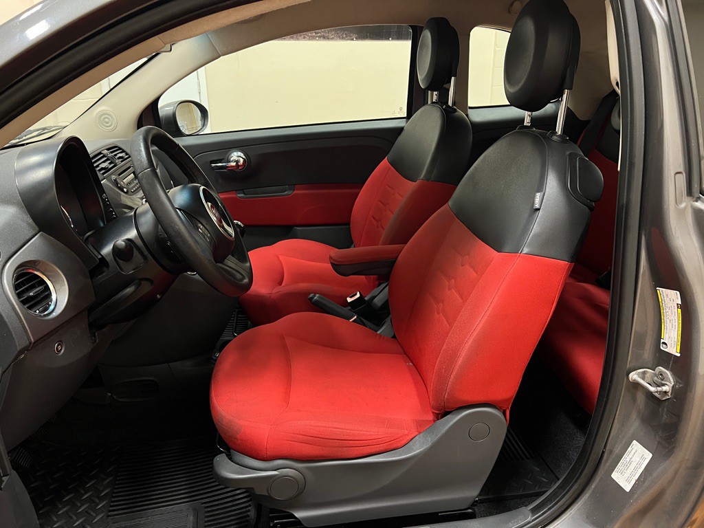 2013 FIAT 500 Image 24