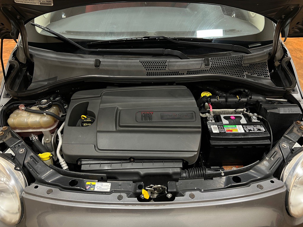 2013 FIAT 500 Image 30