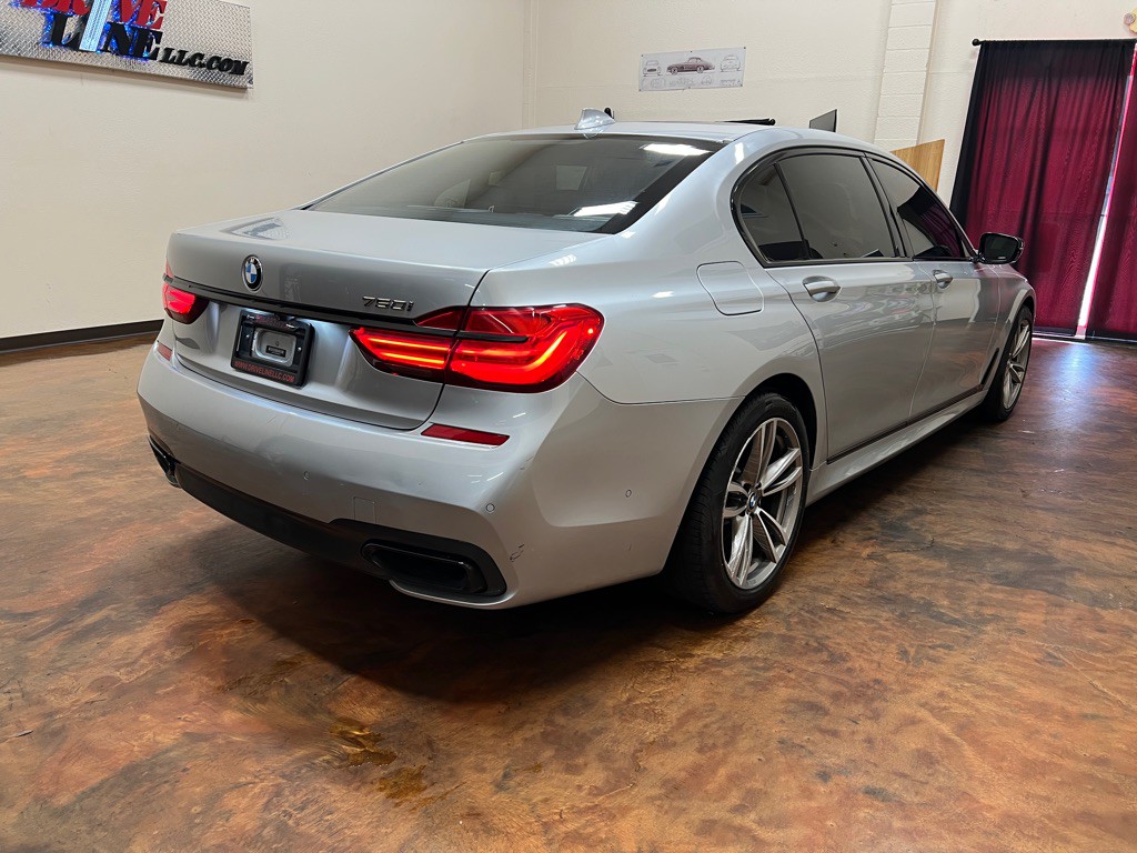 2016 BMW 7 Series Image 9