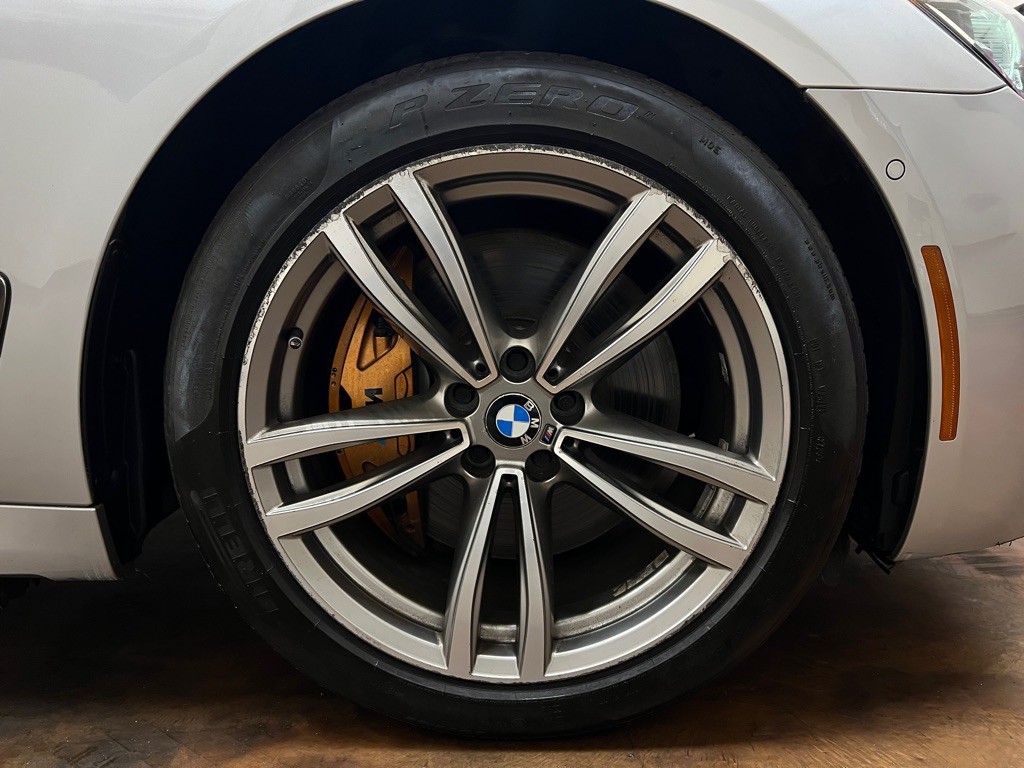 2016 BMW 7 Series Image 11
