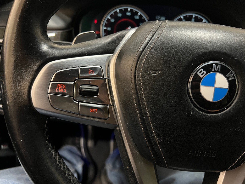 2016 BMW 7 Series Image 17