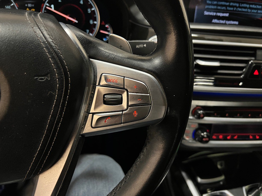 2016 BMW 7 Series Image 19