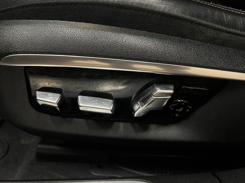 2016 BMW 7 Series Image 30