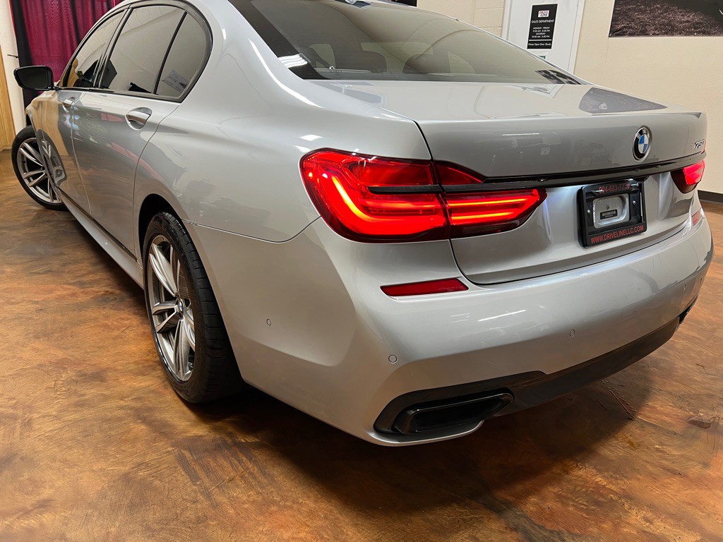 2016 BMW 7 Series Image 41