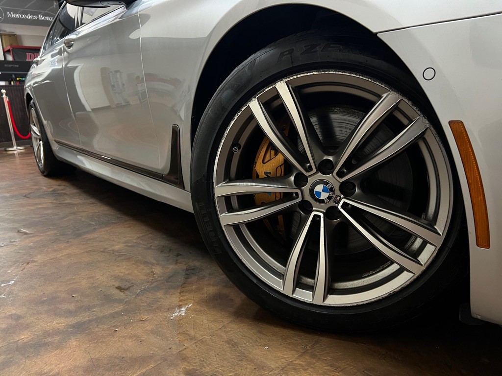 2016 BMW 7 Series Image 42