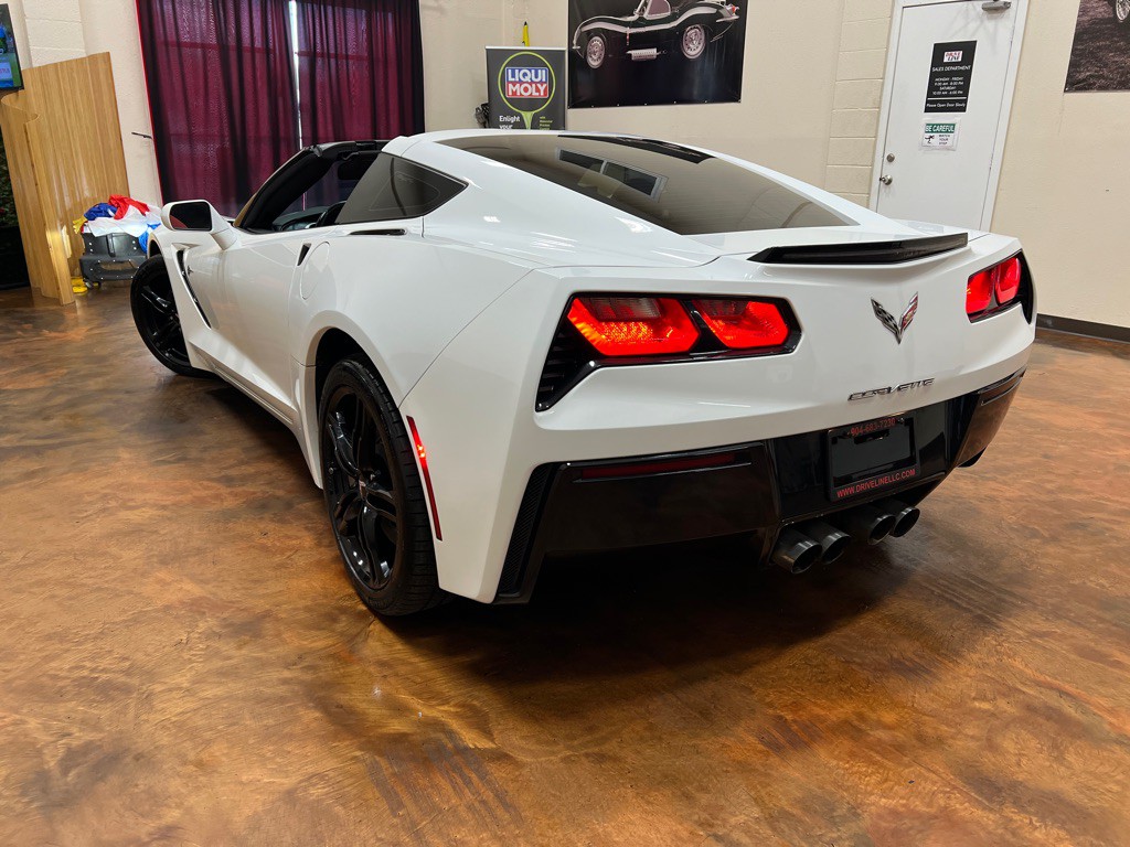 2017 Chevrolet Corvette Image 2