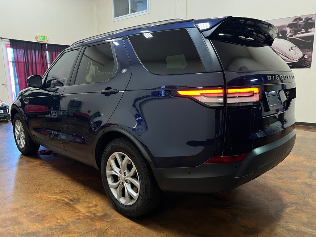 2018 Land Rover Discovery Image 6