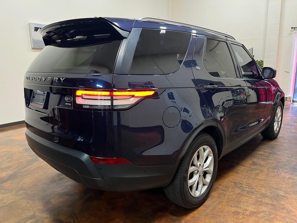 2018 Land Rover Discovery Image 8