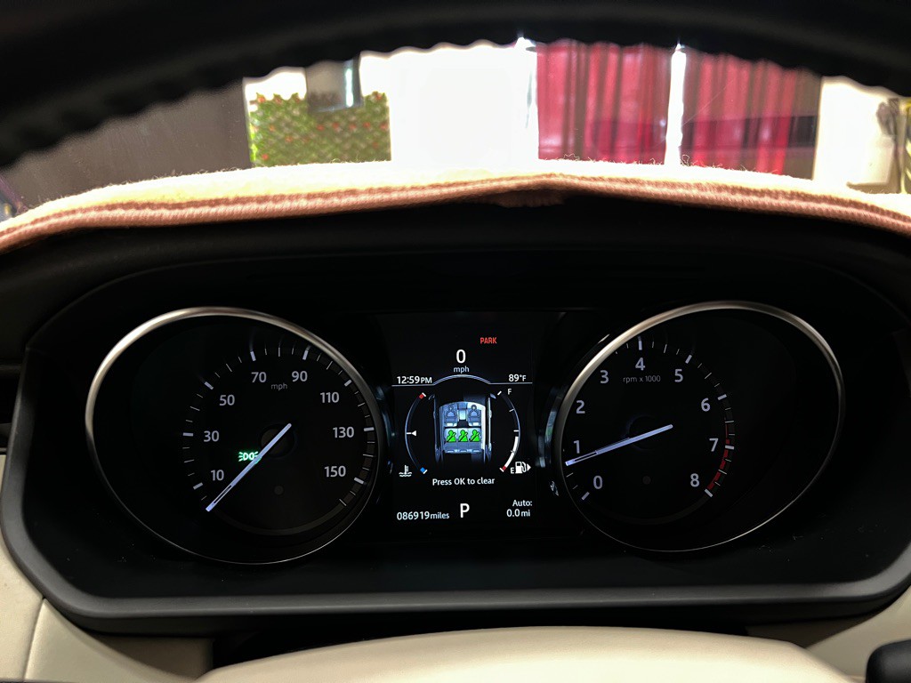 2018 Land Rover Discovery Image 21