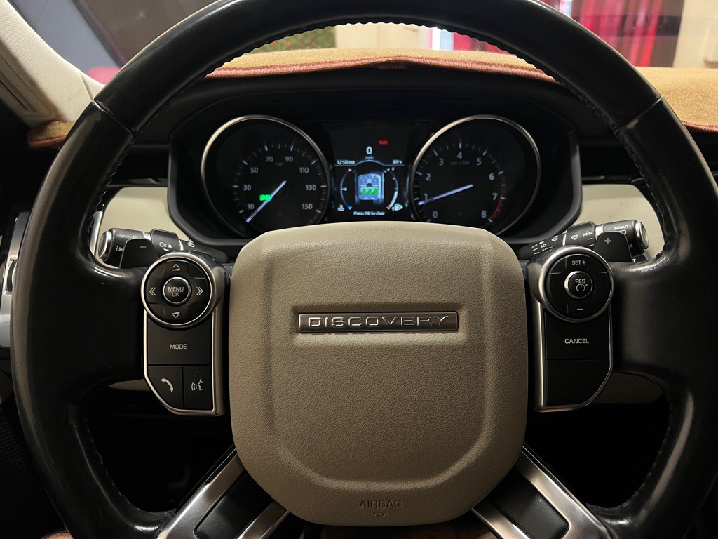 2018 Land Rover Discovery Image 22