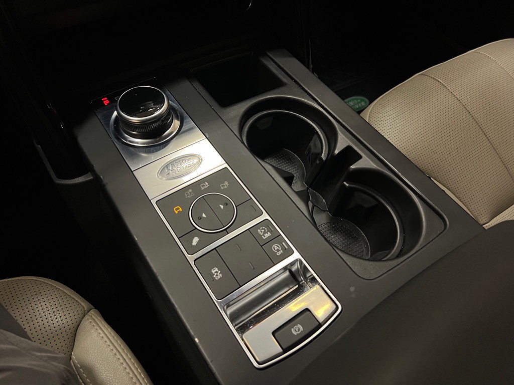 2018 Land Rover Discovery Image 27