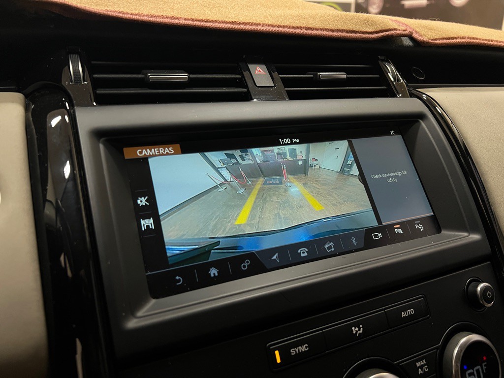 2018 Land Rover Discovery Image 28