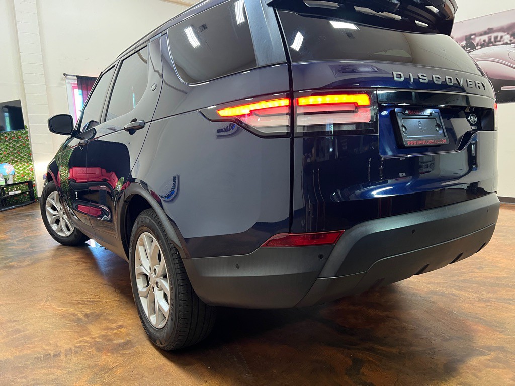 2018 Land Rover Discovery Image 40