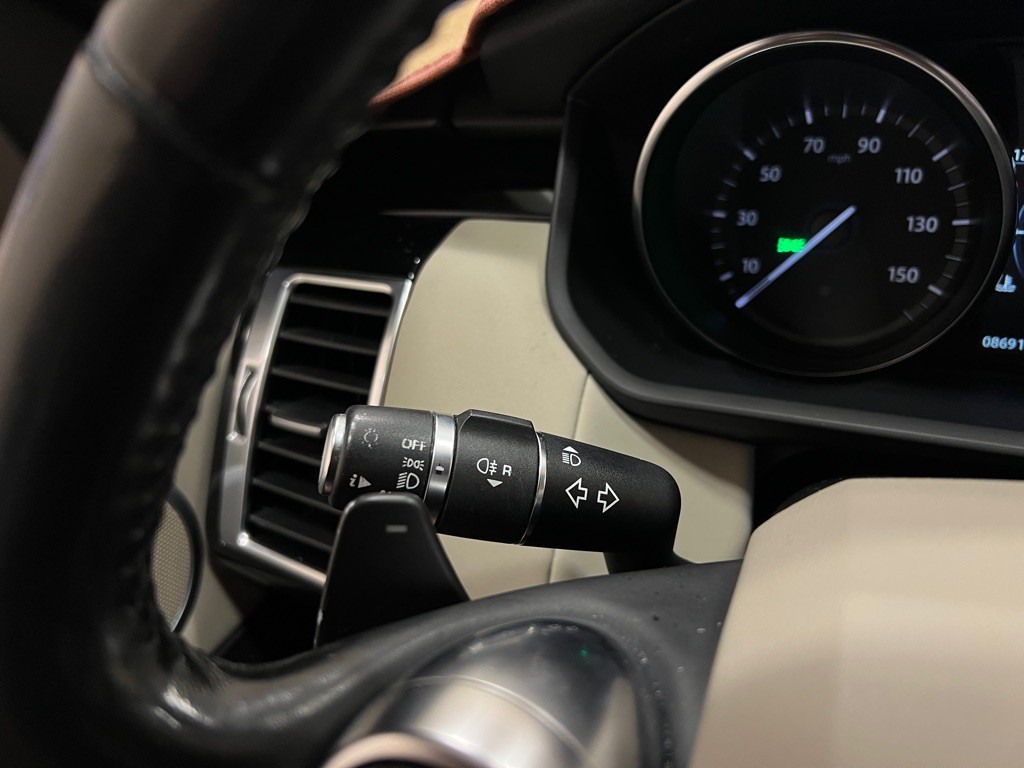 2018 Land Rover Discovery Image 23