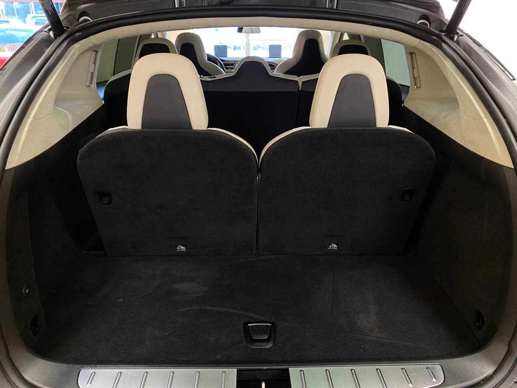 2018 Tesla Model X Image 14