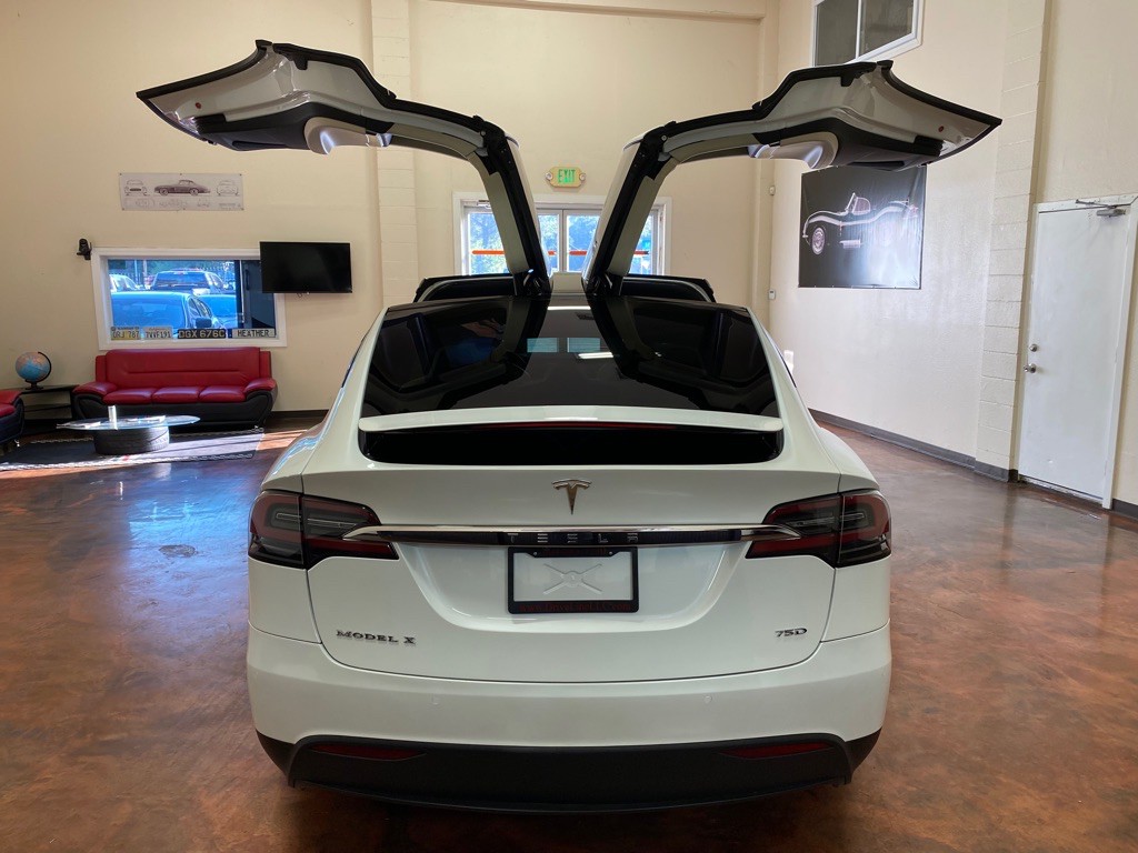 2018 Tesla Model X Image 20