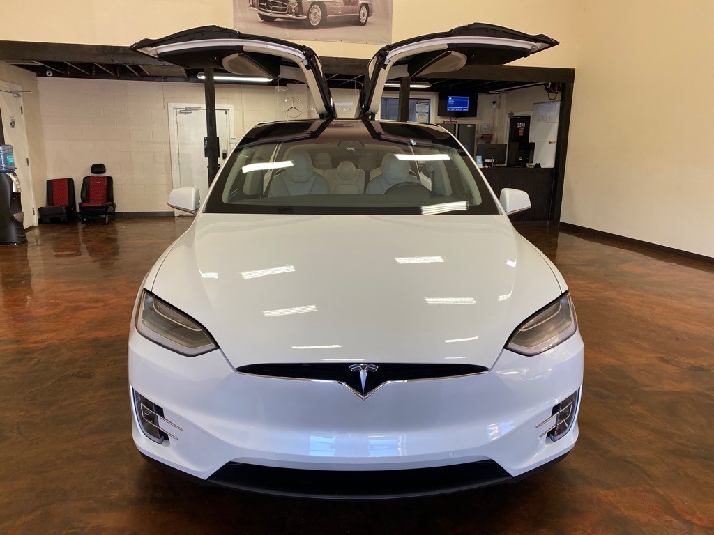 2018 Tesla Model X Image 21