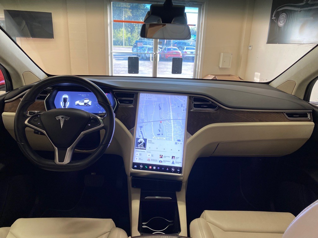 2018 Tesla Model X Image 23