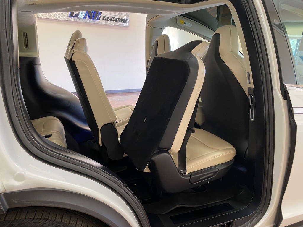 2018 Tesla Model X Image 43