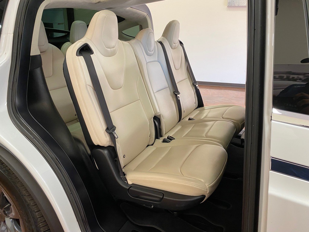 2018 Tesla Model X Image 46