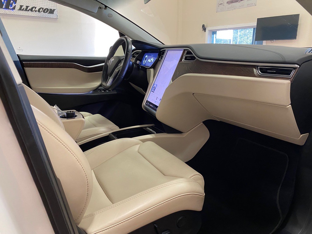 2018 Tesla Model X Image 47