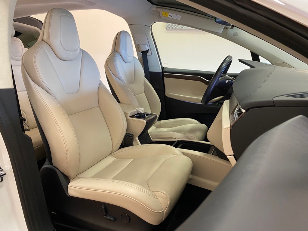 2018 Tesla Model X Image 48