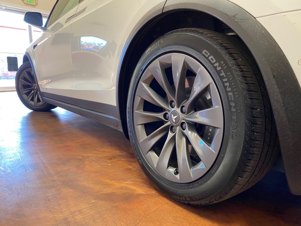 2018 Tesla Model X Image 53