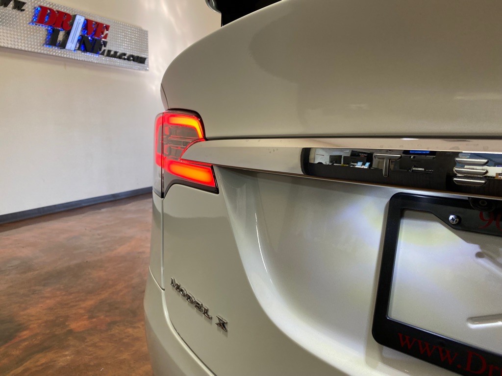 2018 Tesla Model X Image 58