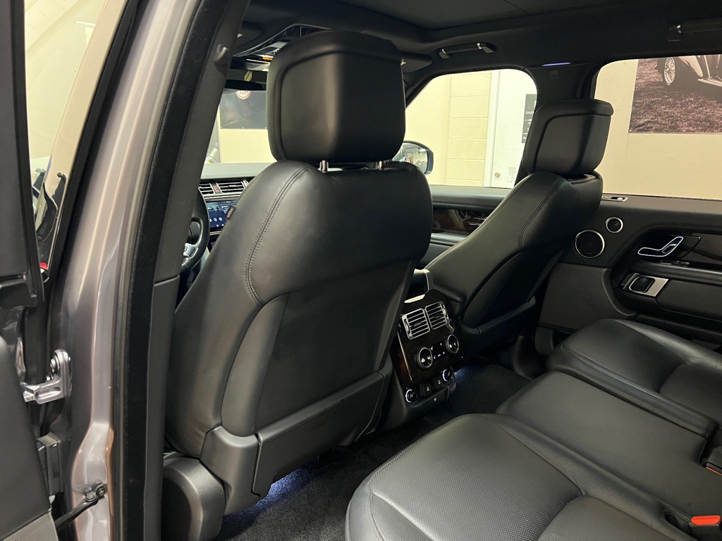 2020 Land Rover Range Rover Image 32