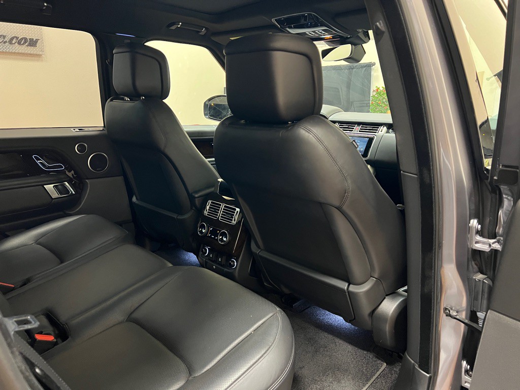 2020 Land Rover Range Rover Image 35