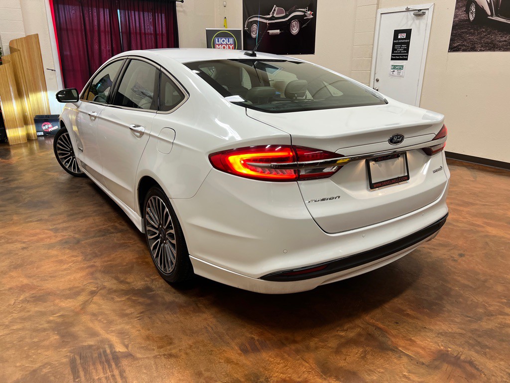 2017 Ford Fusion Image 2