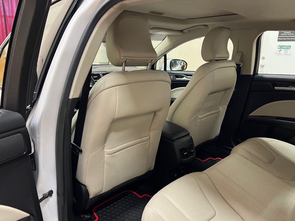 2017 Ford Fusion Image 32