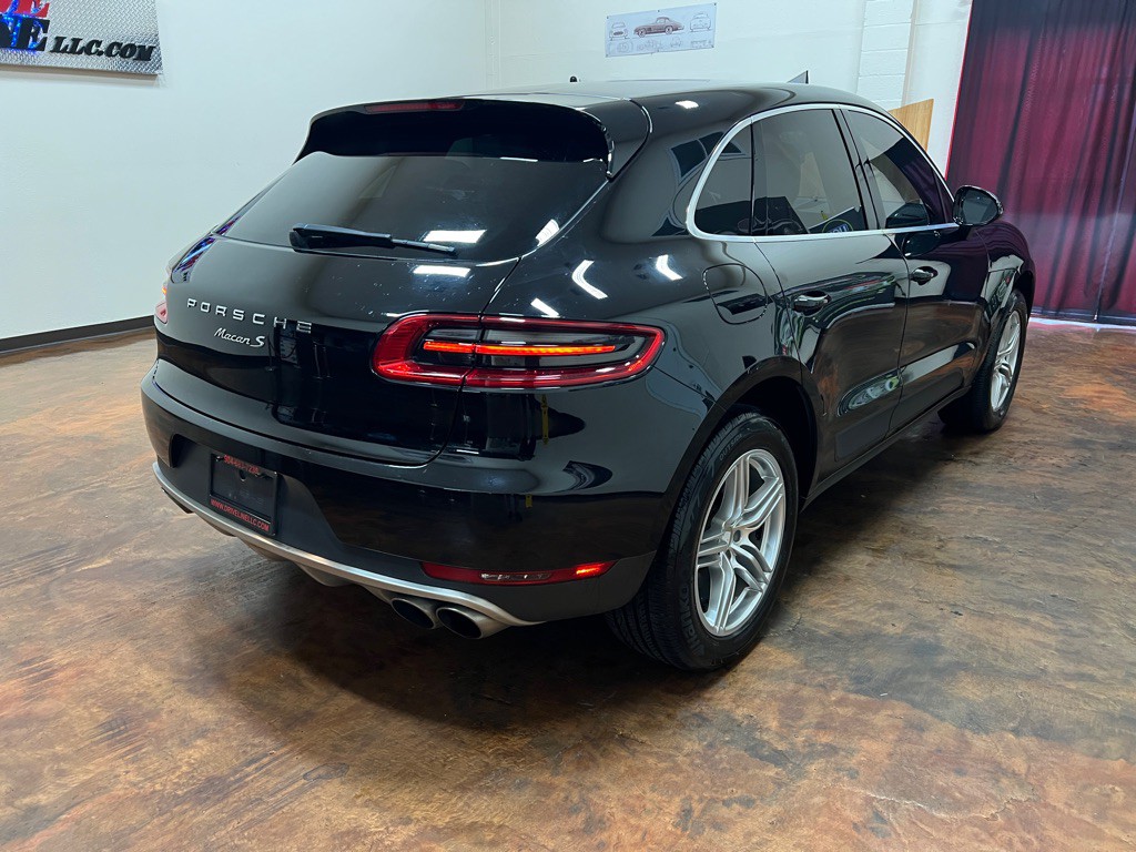2016 Porsche Macan Image 9