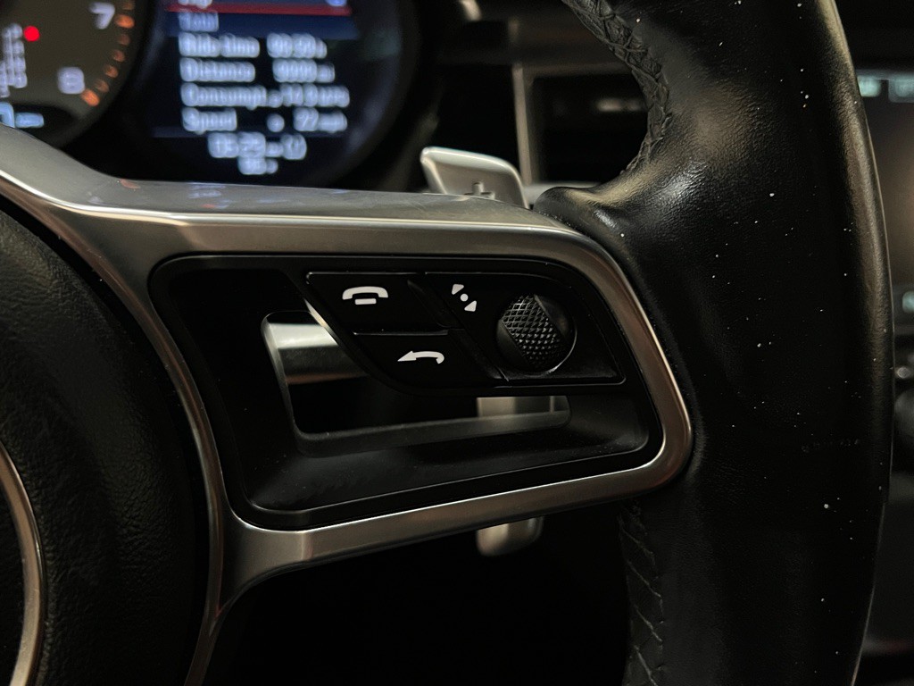 2016 Porsche Macan Image 19