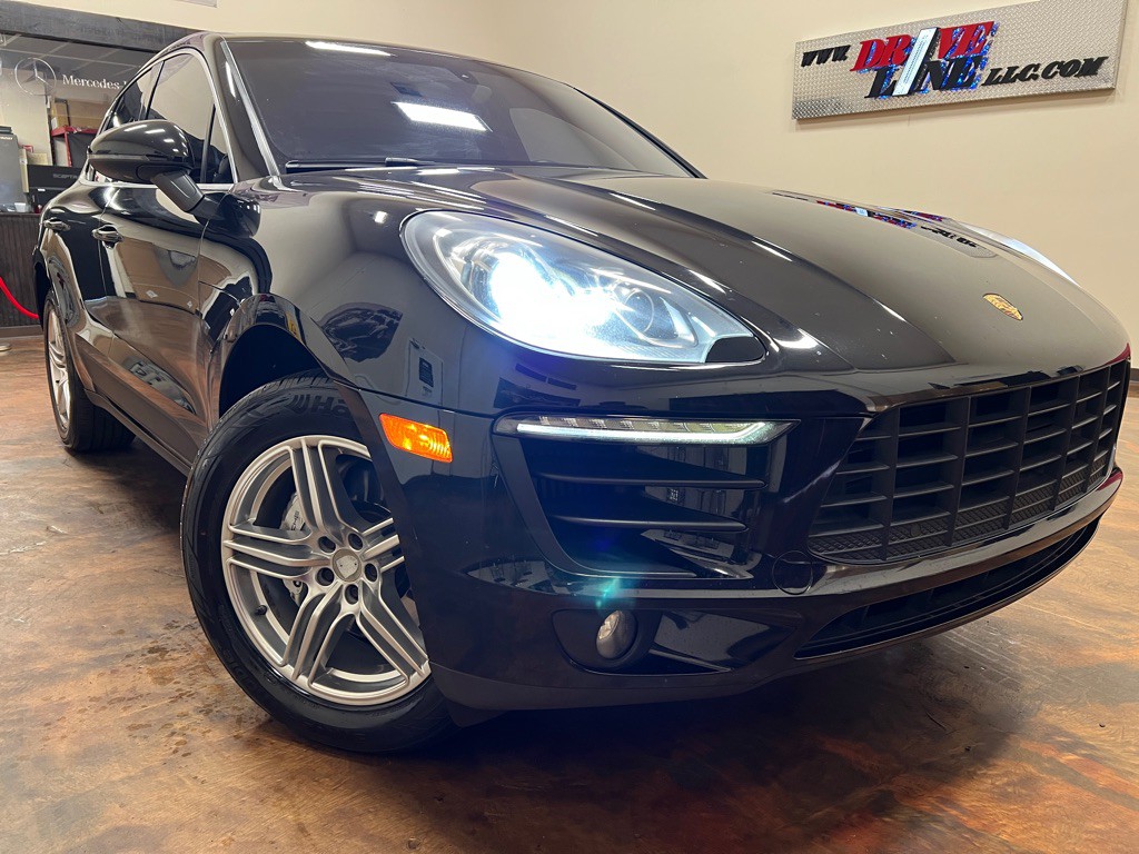 2016 Porsche Macan Image 37