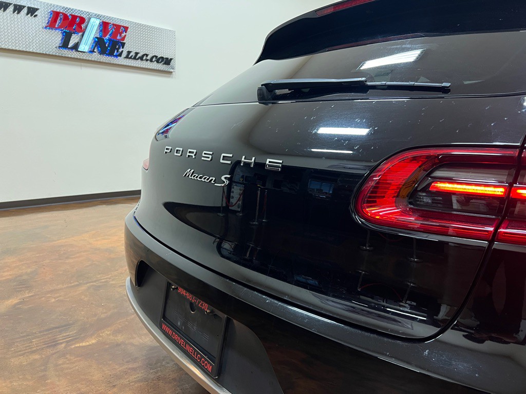 2016 Porsche Macan Image 42