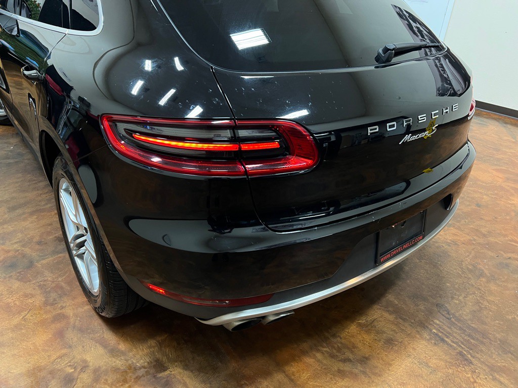 2016 Porsche Macan Image 44