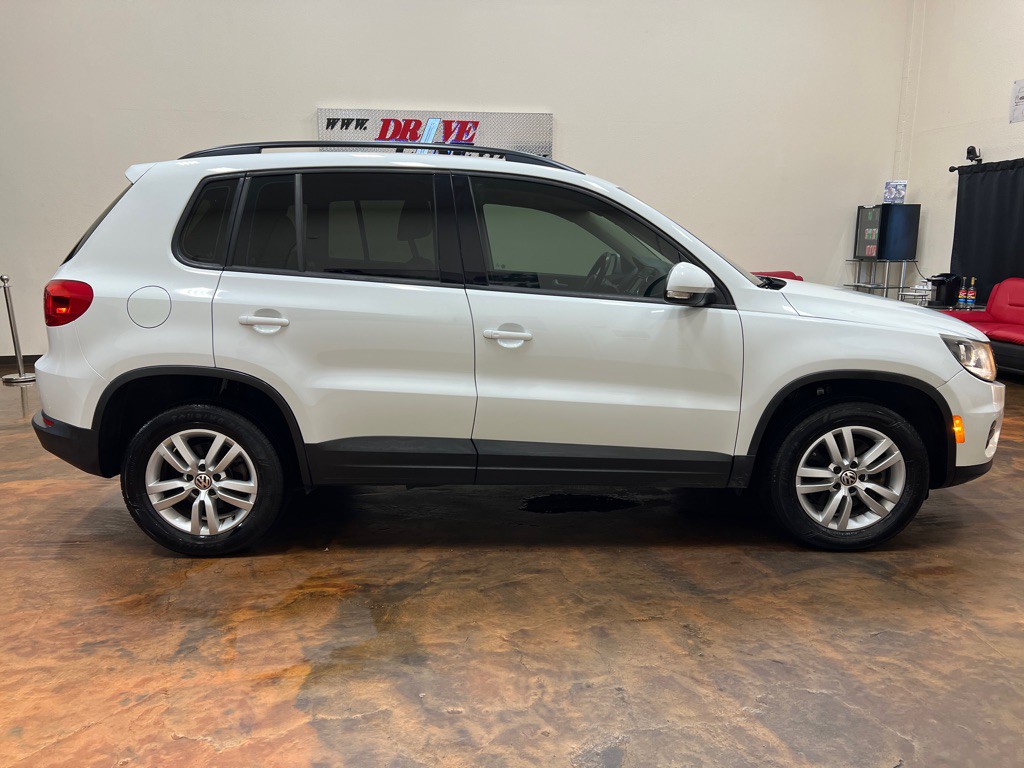 2017 Volkswagen Tiguan Image 10