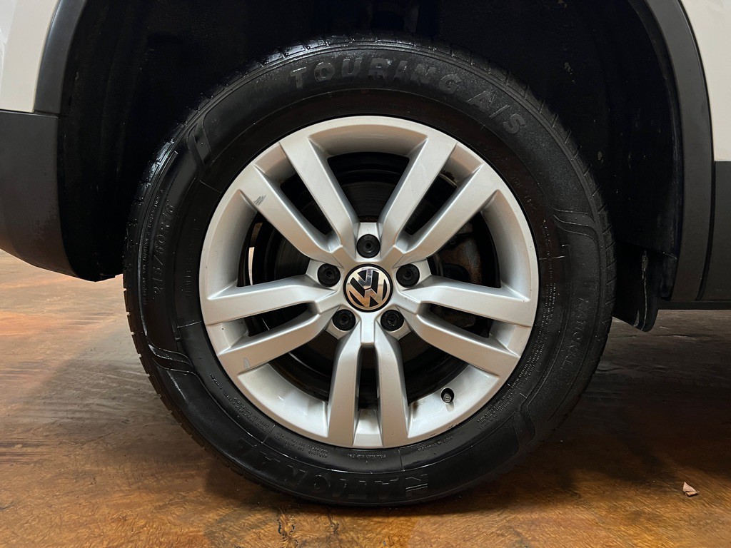 2017 Volkswagen Tiguan Image 12