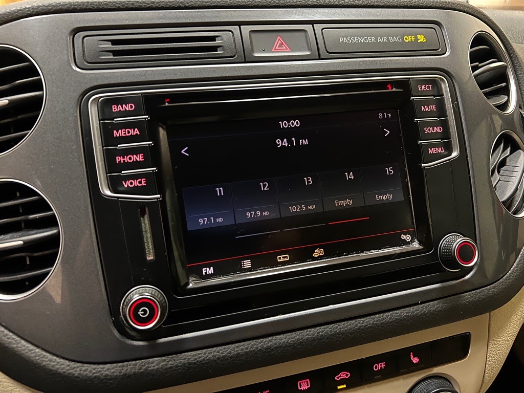 2017 Volkswagen Tiguan Image 24