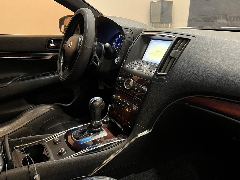 2013 INFINITI G37 Image 12