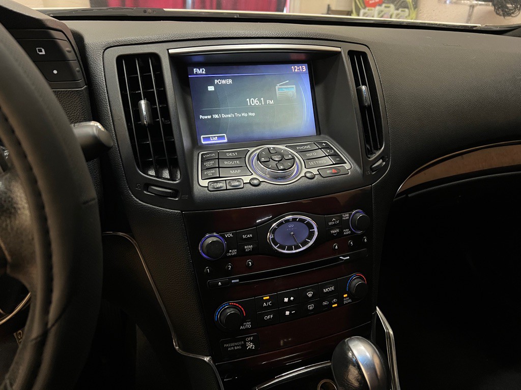 2013 INFINITI G37 Image 19