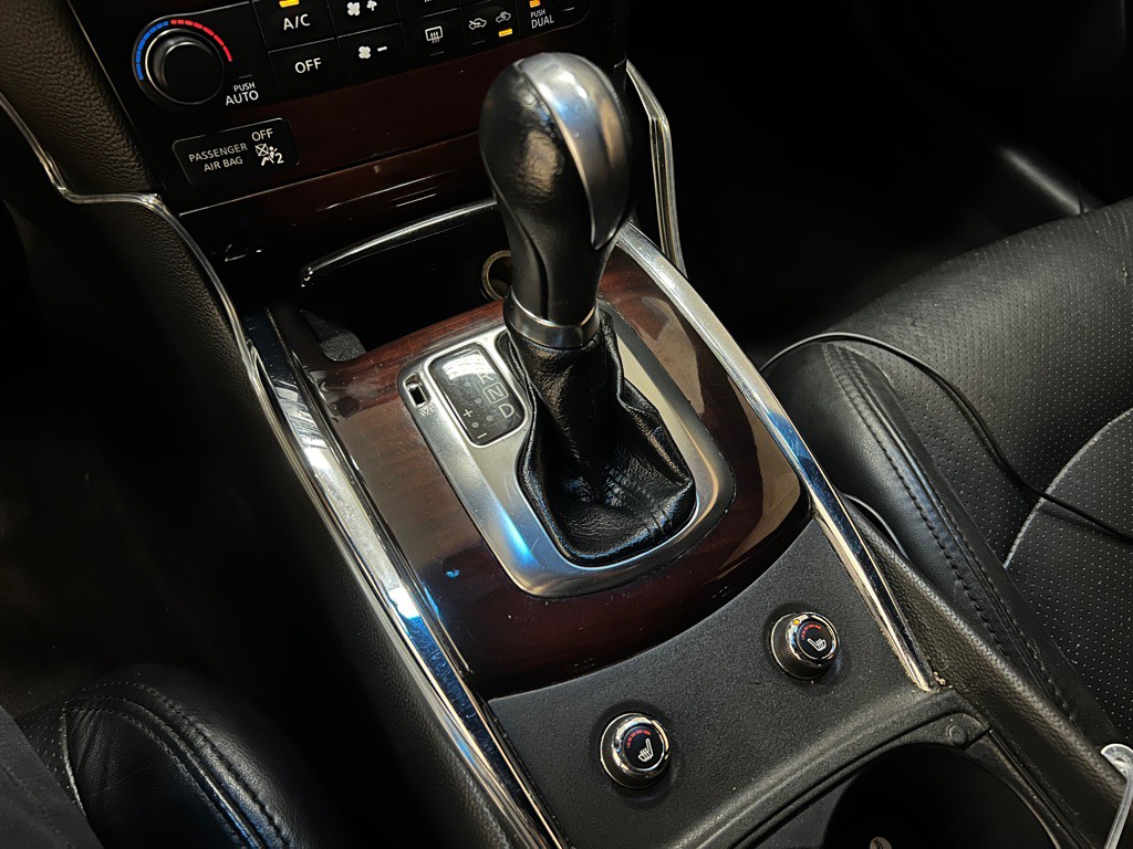 2013 INFINITI G37 Image 23