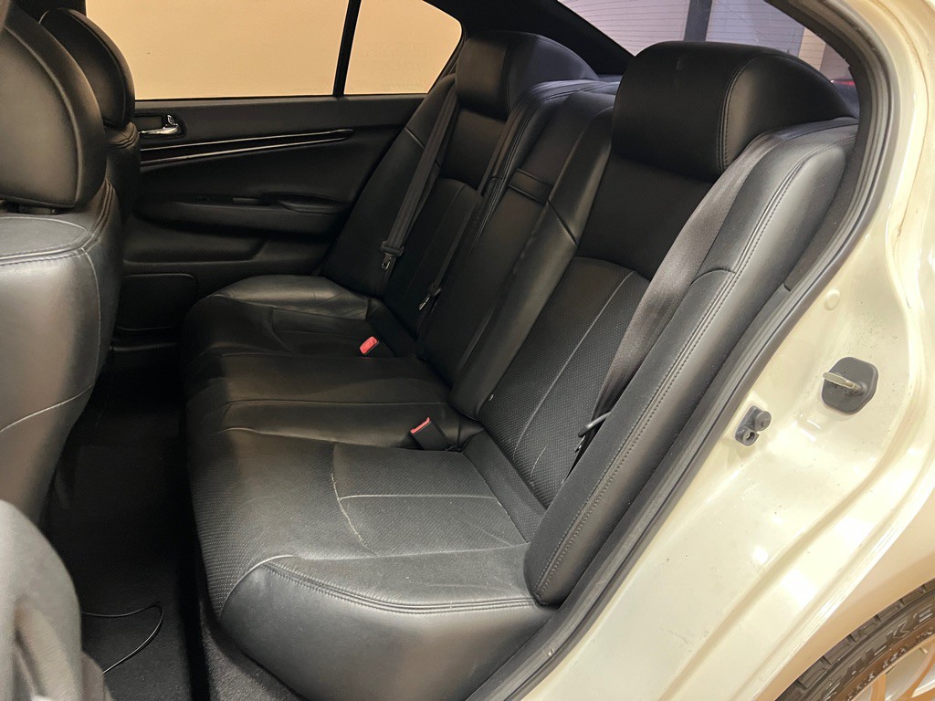 2013 INFINITI G37 Image 28