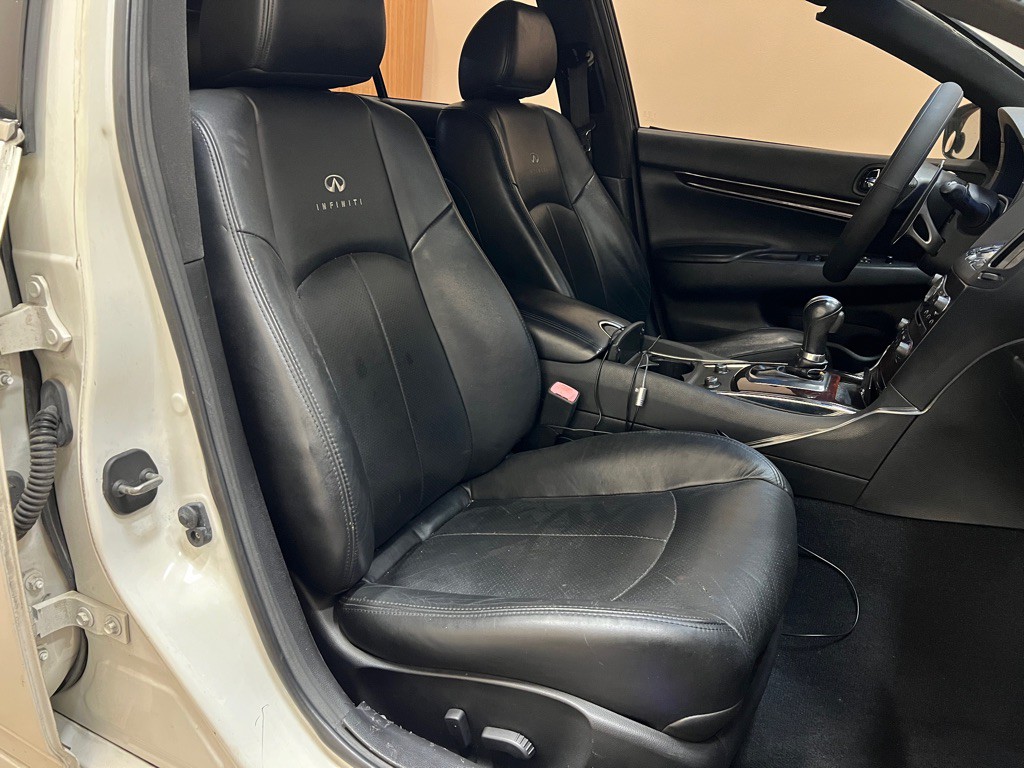 2013 INFINITI G37 Image 31