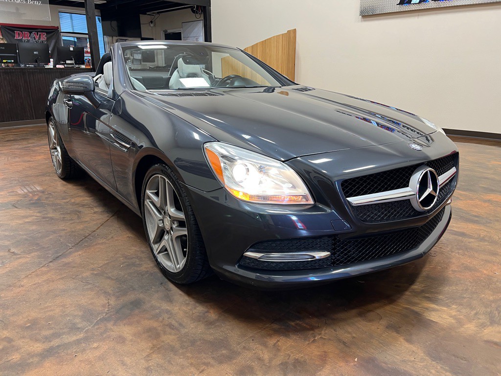 2013 Mercedes-Benz SLK-Class Image 3