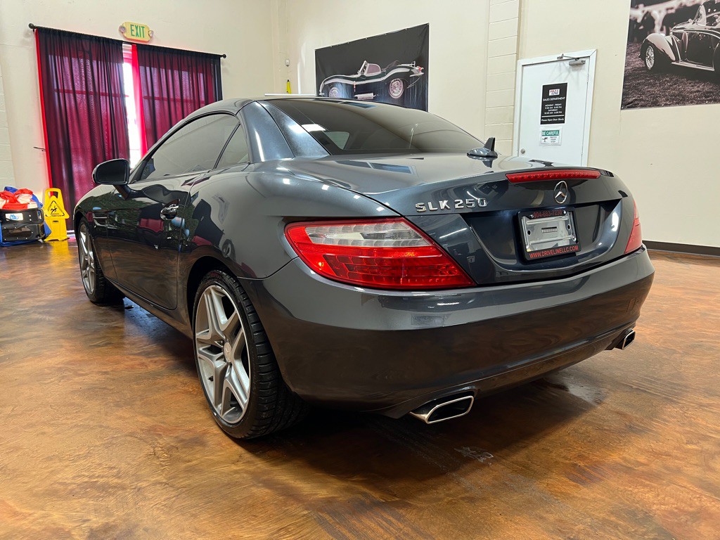 2013 Mercedes-Benz SLK-Class Image 17